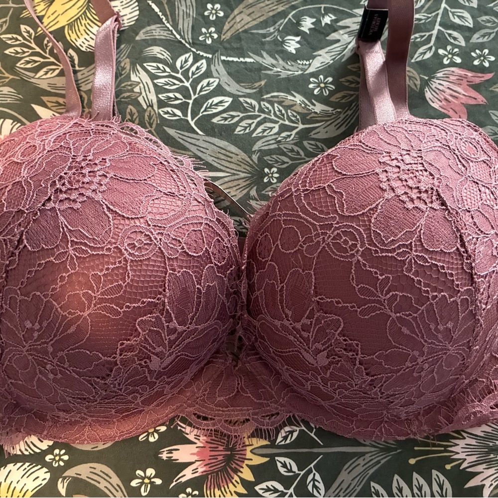 Victoria’s Secret Very Sexy Push-Up 32DD NWT